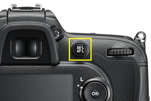 Кнопка AE-L/AF-L на фотокамере Nikon D7200