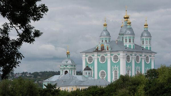 Вид на Успенский собор в Смоленске