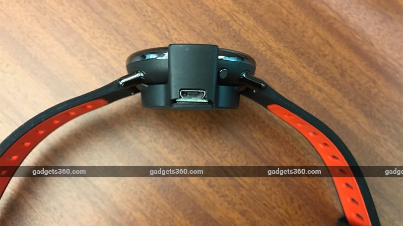 amazfit pace side charger gadgets 360 Amazfit Pace