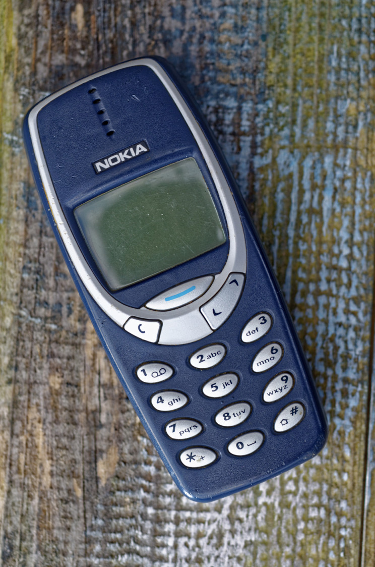 17 Iconic Mobile Phones throughout History