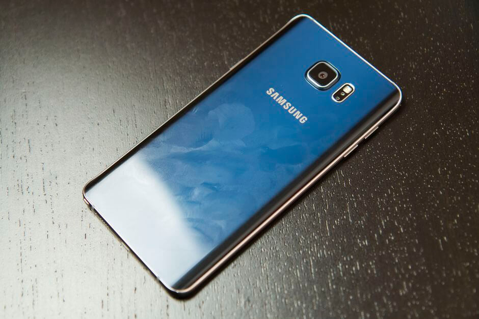 заднее стекло Samsung Galaxy Note 5 не имеет олеофобного покрытия