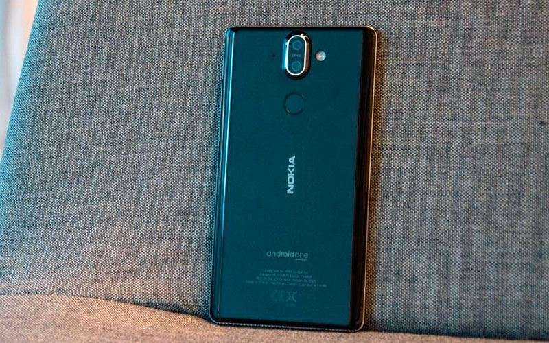 Флагман Nokia 8 Sirocco — Обзор неудобного смартфона с рамой из стали