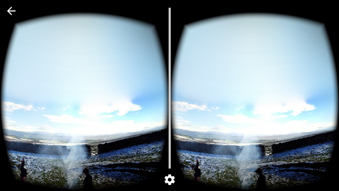 Galaxy S7 Edge можно использовать в качества экрана для очков/шлема виртуальной реальности, и в этом случае, чем выше разрешение дисплея — тем лучше